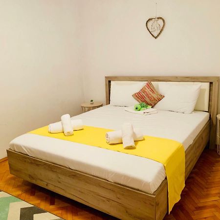 Ultracentral Apartment With All You Need: Wifi, Tv, Ac, Washer, Coffe Timişoara Buitenkant foto