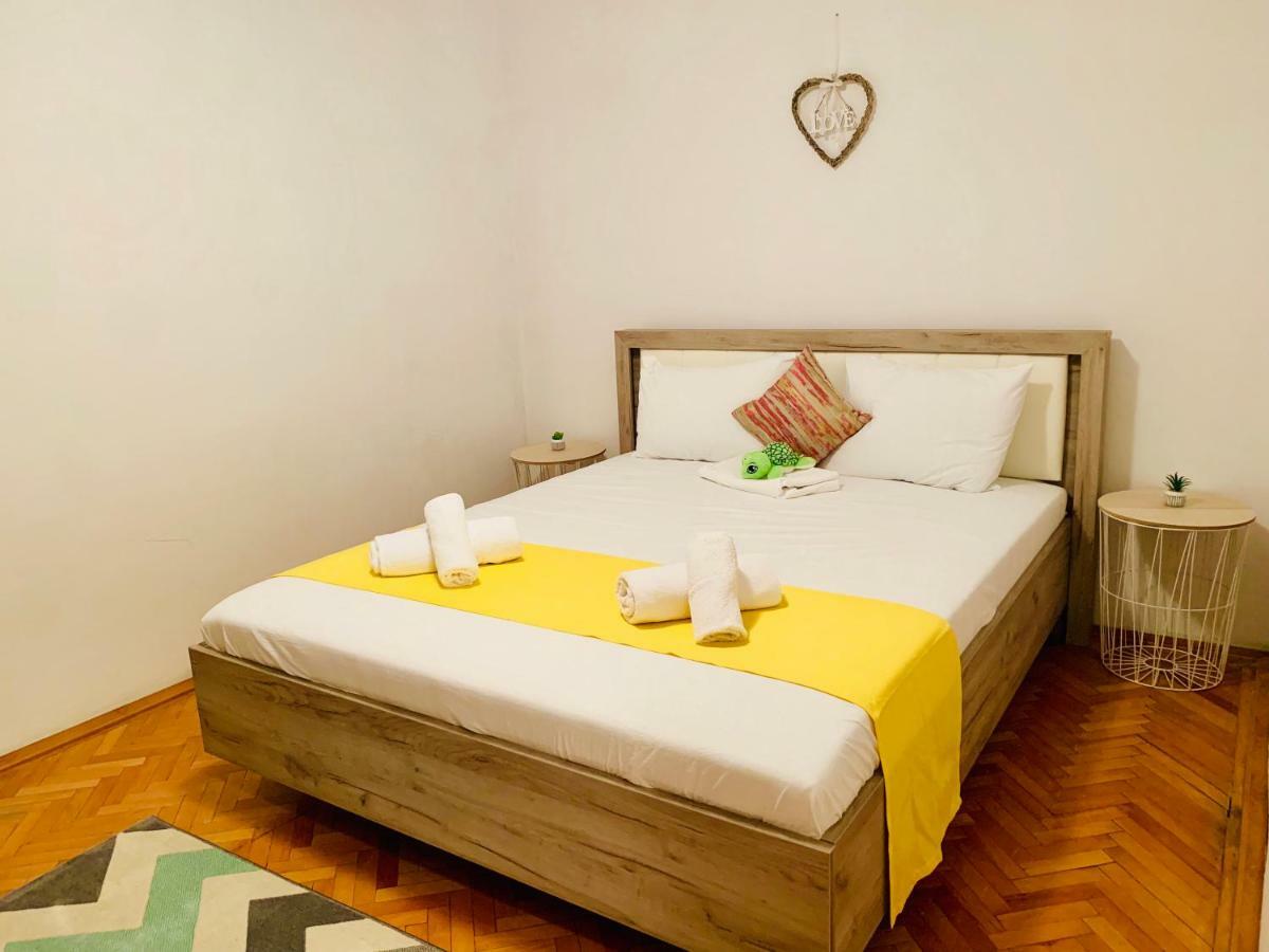 Ultracentral Apartment With All You Need: Wifi, Tv, Ac, Washer, Coffe Timişoara Buitenkant foto