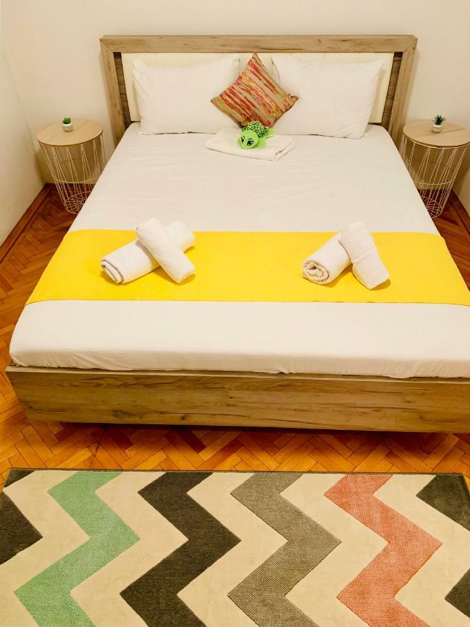 Ultracentral Apartment With All You Need: Wifi, Tv, Ac, Washer, Coffe Timişoara Buitenkant foto